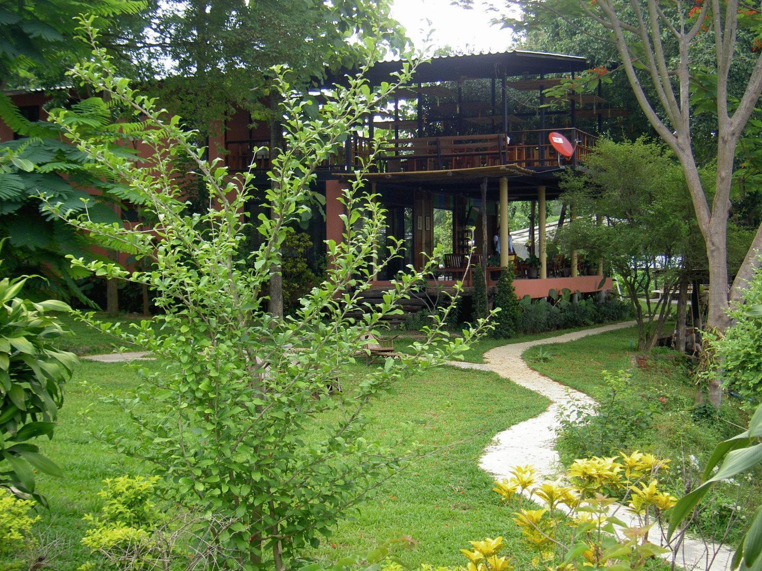 Boutique Raft Resort, River Kwai Ban Huai Maenam Noi Exteriör bild