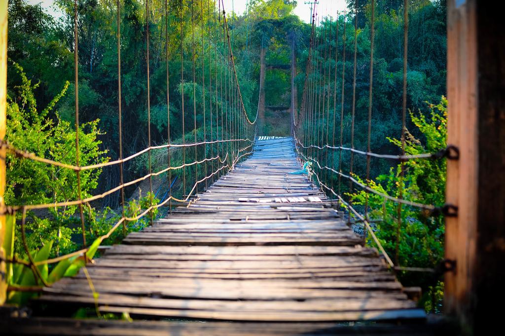 Boutique Raft Resort, River Kwai Ban Huai Maenam Noi Exteriör bild