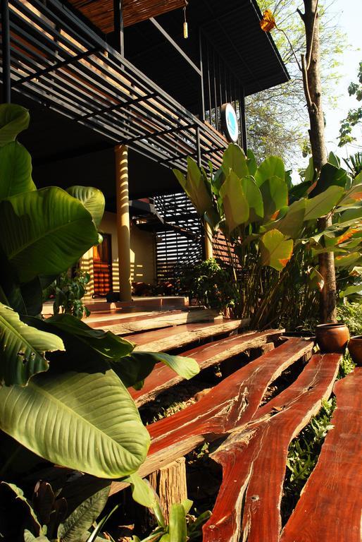Boutique Raft Resort, River Kwai Ban Huai Maenam Noi Exteriör bild