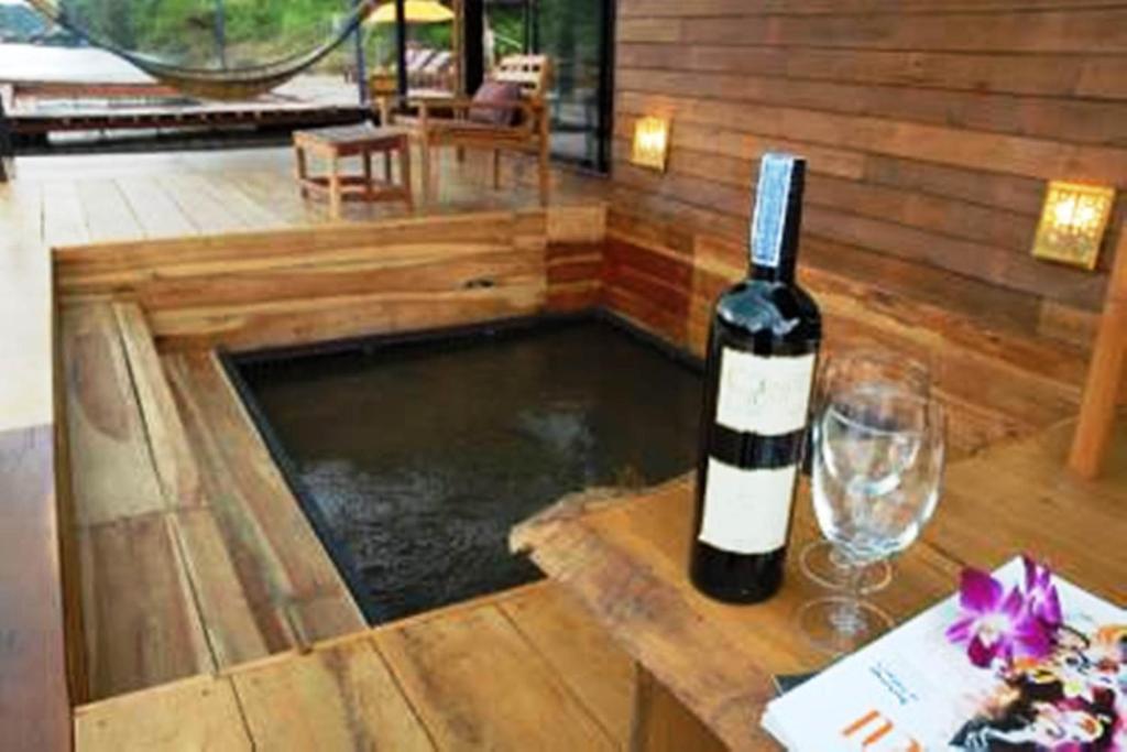 Boutique Raft Resort, River Kwai Ban Huai Maenam Noi Rum bild