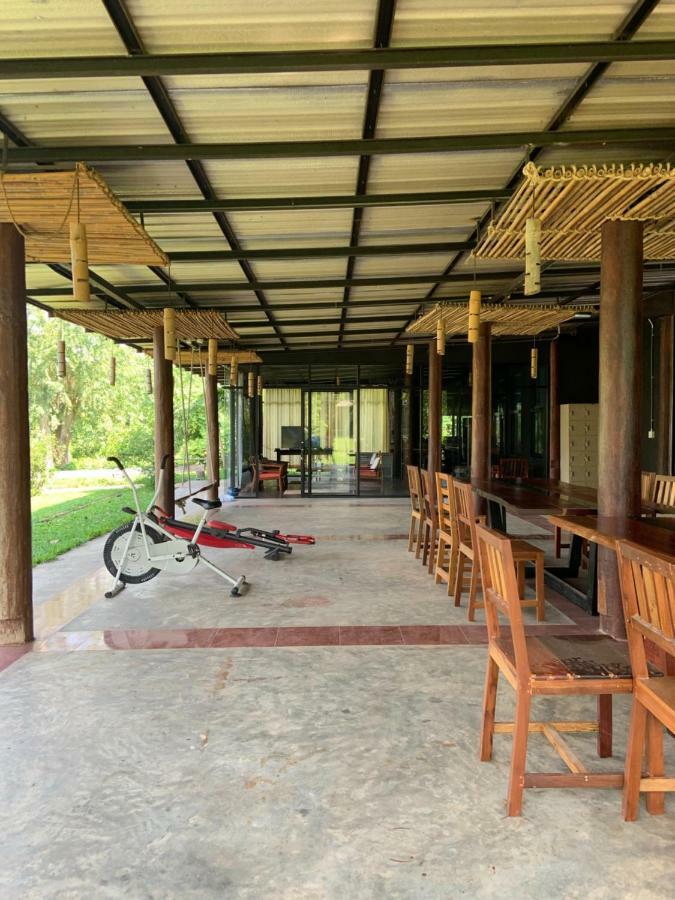Boutique Raft Resort, River Kwai Ban Huai Maenam Noi Exteriör bild